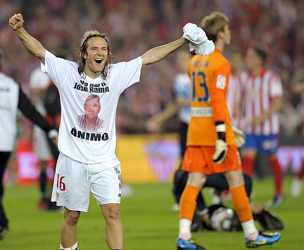 是由著名裁 是由著名裁